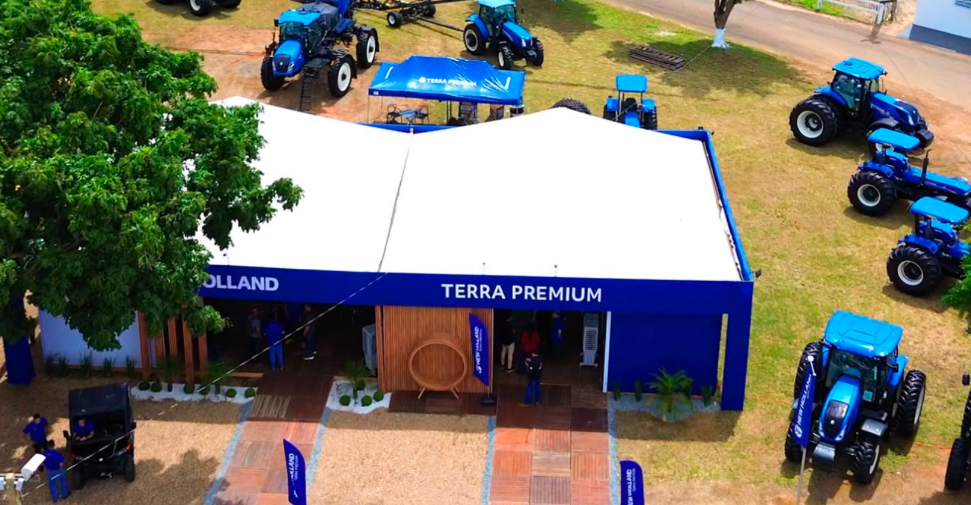 Vista aérea do estande Terra Premium e New Holland montado