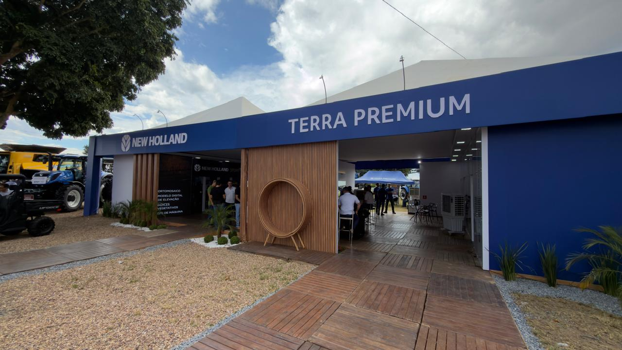 Fachada do estande Terra Premium e New Holland entregue no evento